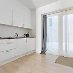 Lägenhet Superb First-floor Mid Town *