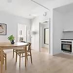 Superb First-floor Mid Town * Århus