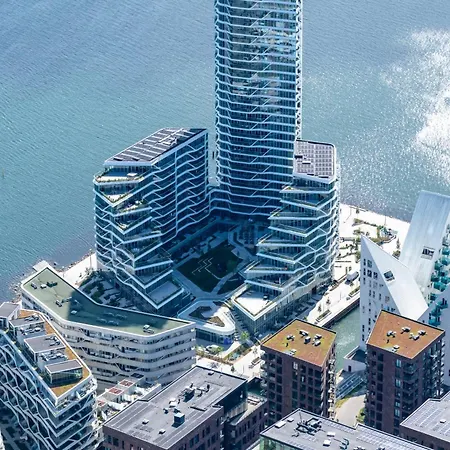 Superb First-floor Mid Town Århus